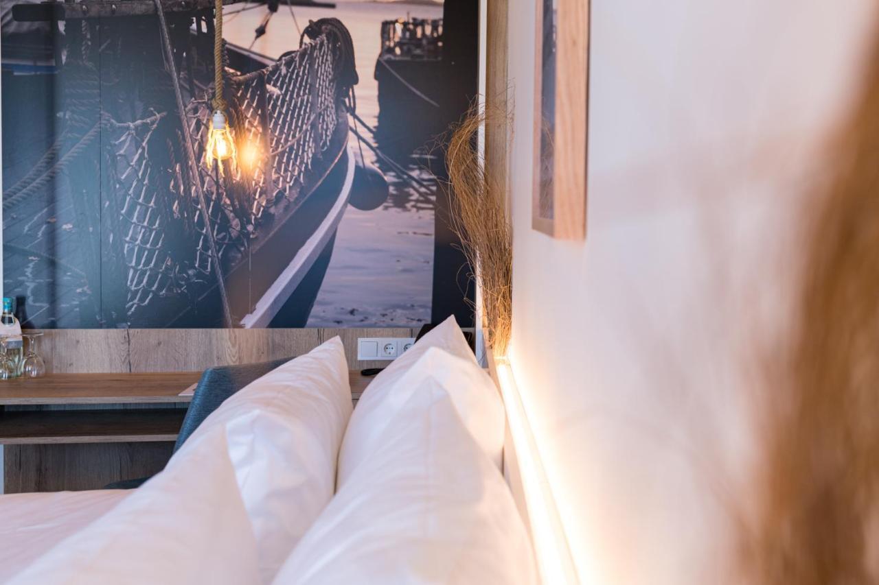 Hafenhotel Zu 푸트버스 외부 사진