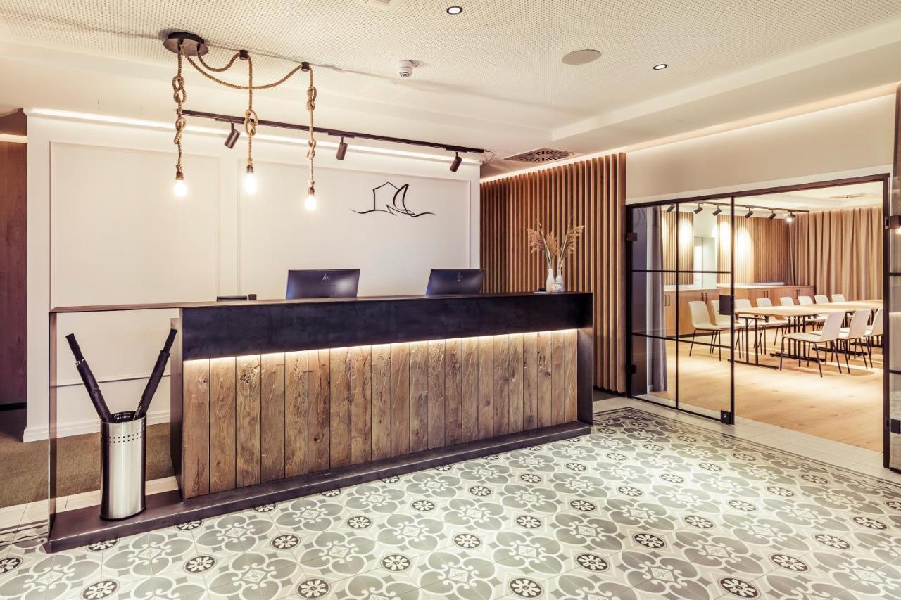 Hafenhotel Zu 푸트버스 외부 사진