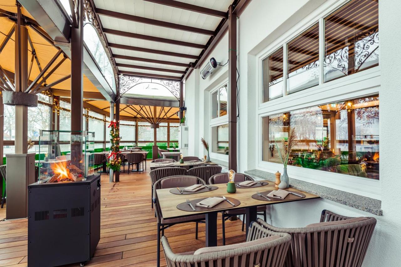 Hafenhotel Zu 푸트버스 외부 사진