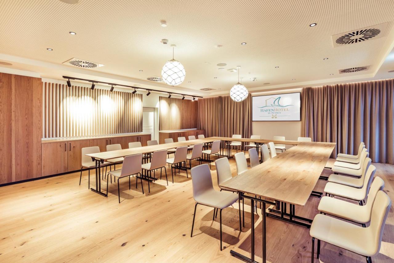 Hafenhotel Zu 푸트버스 외부 사진