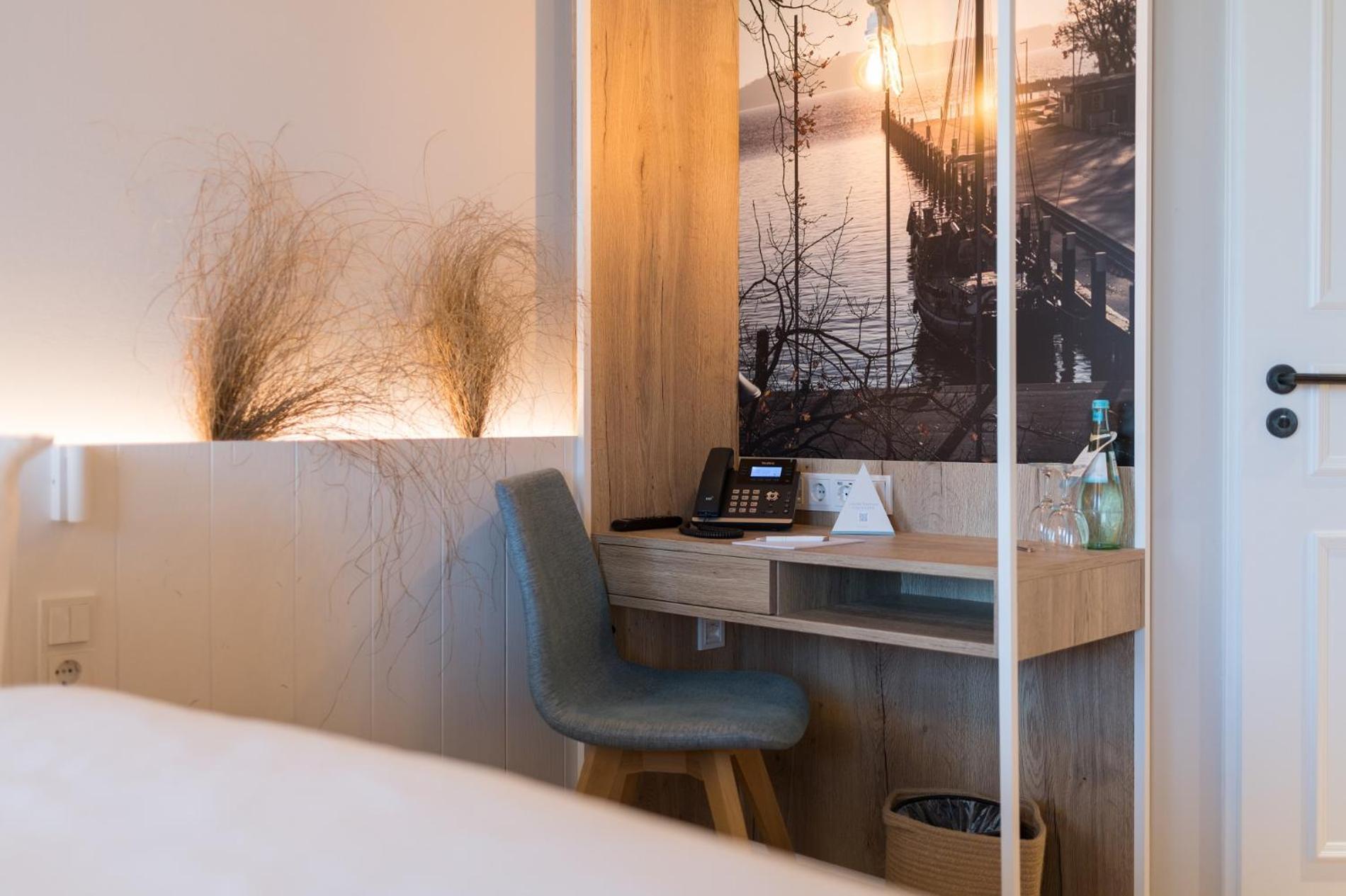 Hafenhotel Zu 푸트버스 외부 사진
